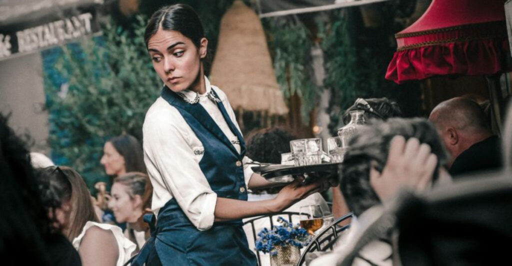 15 Outdated Restaurant Comments That Make Servers Cringe