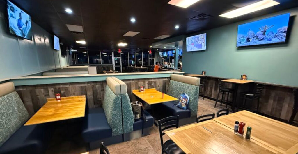 17 Under-the-Radar Florida Eateries That Are Always Packed With Locals