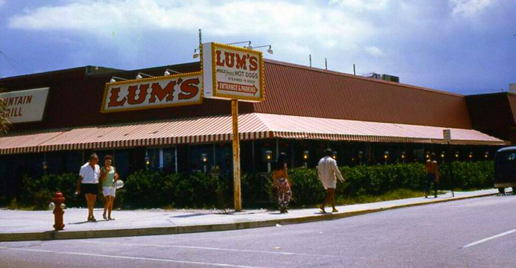 21 Old Restaurants Every American Used to Know