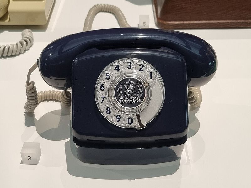 Dialing a number on a rotary phone