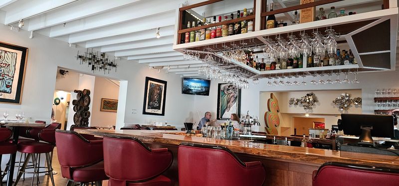 Art That Makes the Dining Room Come Alive