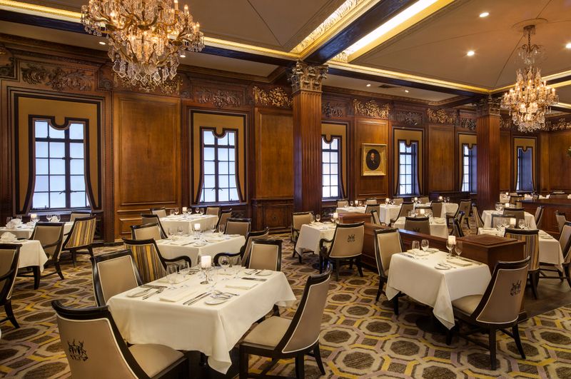 The First Glimpse: A Room That Sets Its Own Pace