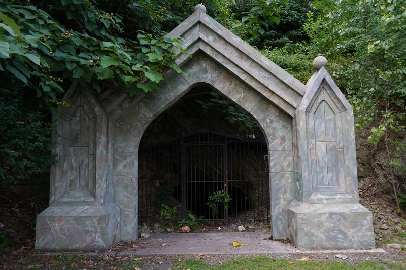 Architecture and The Recreated Arch