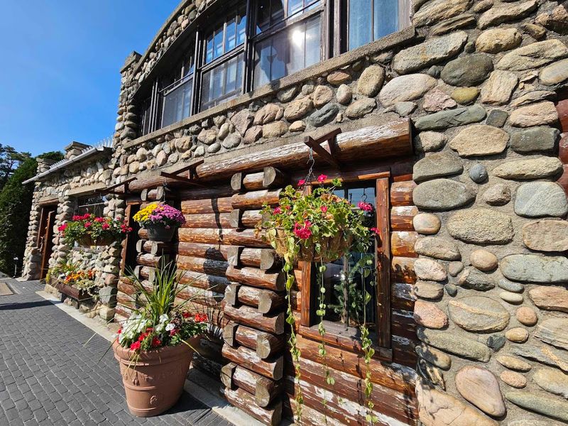 The Cottages and the Inn Side of Things