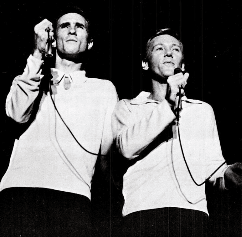 Unchained Melody - The Righteous Brothers (1965)