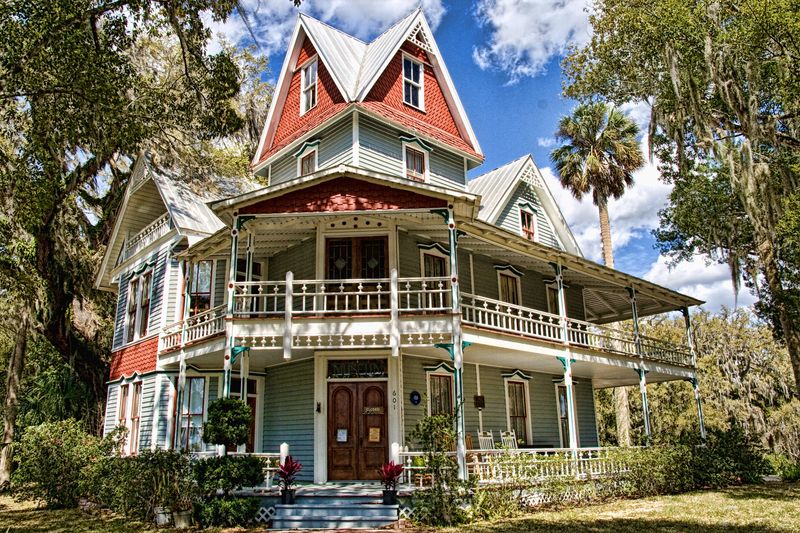 Guided Tours That Stretch Through Centuries