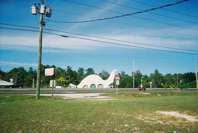 Sinclair Dinosaur Gas Station (Spring Hill)