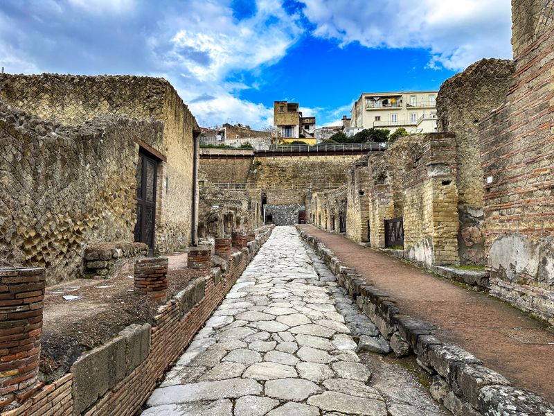 Herculaneum — Pompeii's Intimate Cousin