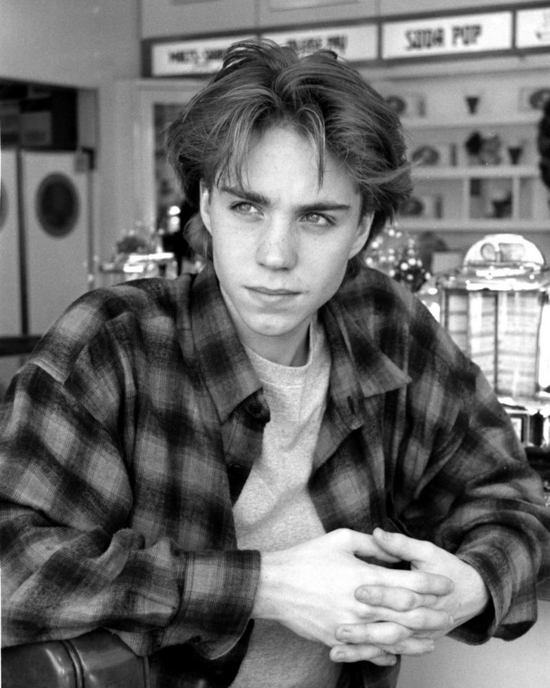 Jonathan Brandis Was a 90s Teen Idol Whose Career Stall Turned Tragic