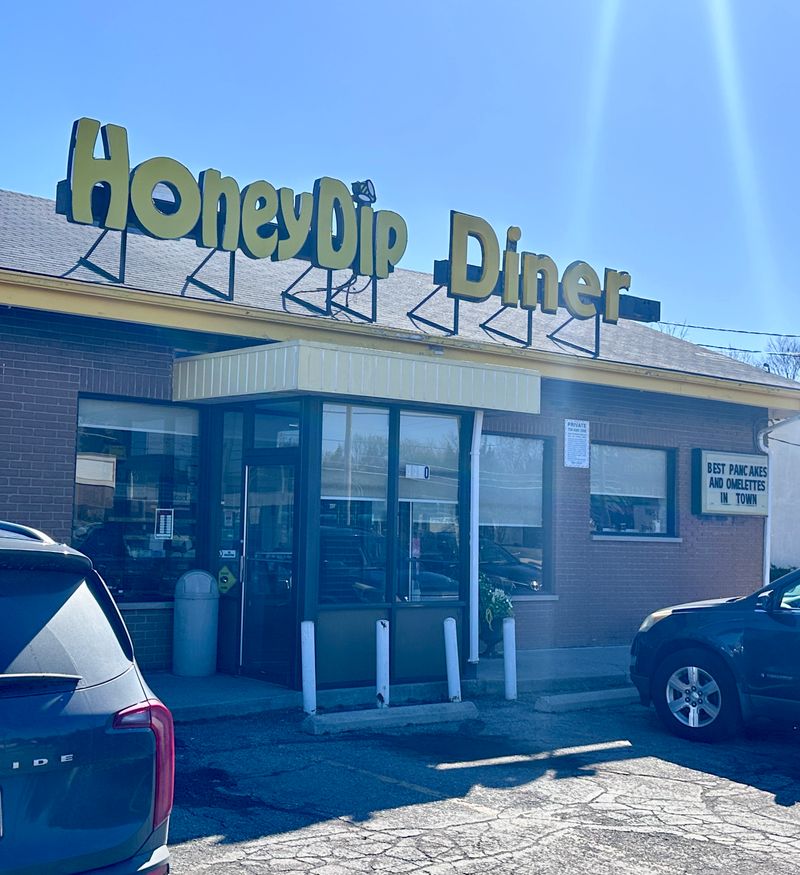 Honey Dip Donuts & Diner: Classic Counter Service Done Right