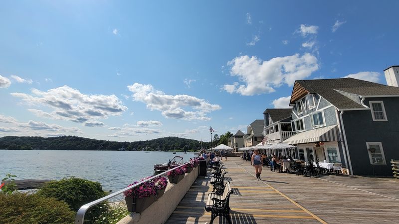 Sparta, New Jersey: Lake Views and Cold Beer
