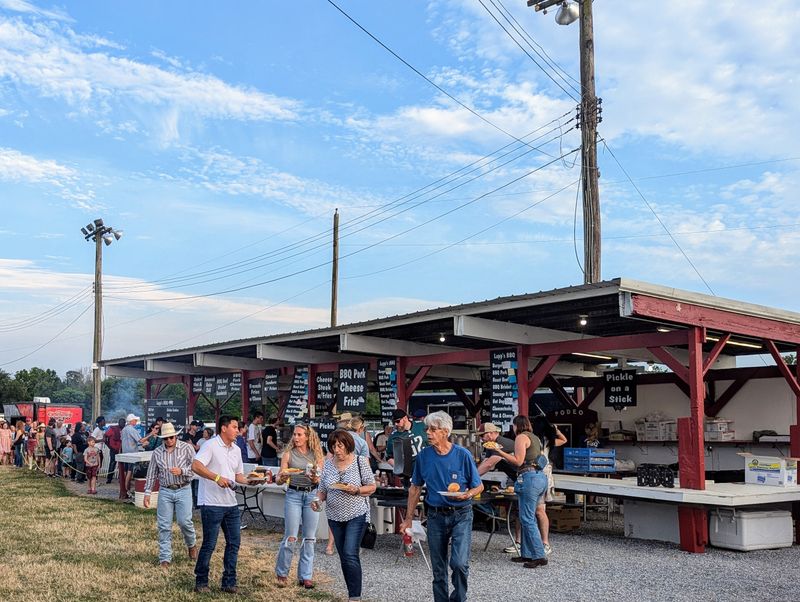 Food Stands and What to Expect