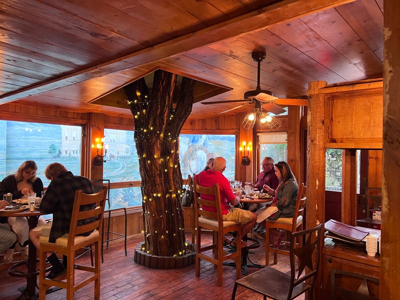 Food Culture Emphasizes Local Ingredients and Creativity