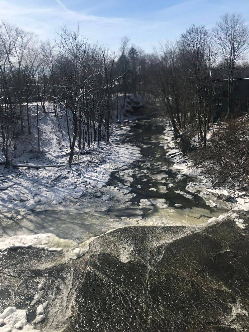 Winter Quiet and Icy Cascades