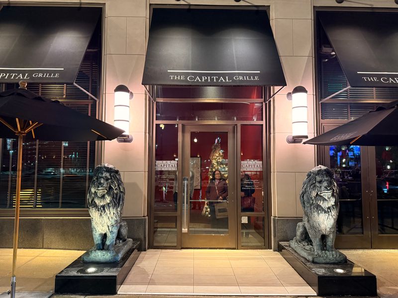 Clubby Atmosphere and Refined Setting