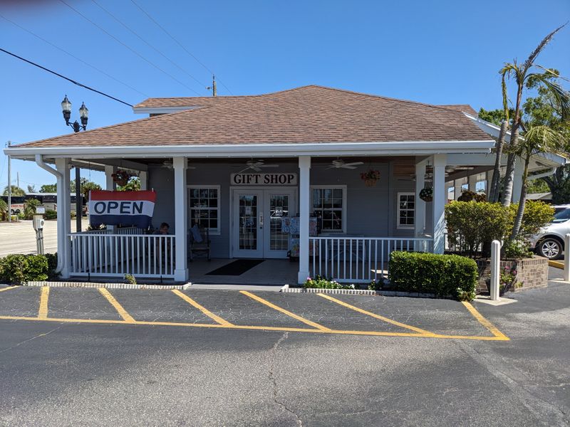 Gift Shop And Market Detour