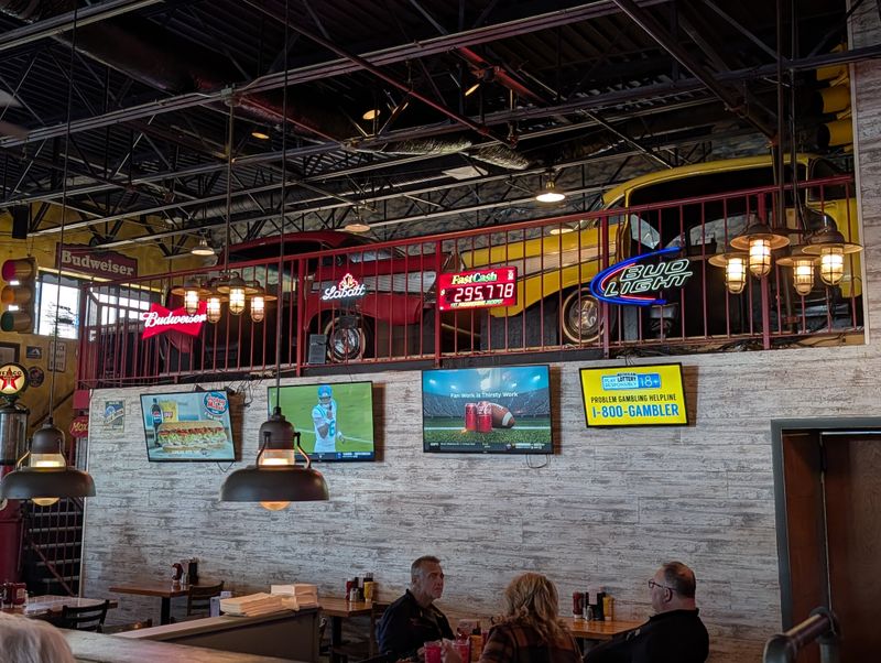 Service That Knows When To Talk And When To Glide