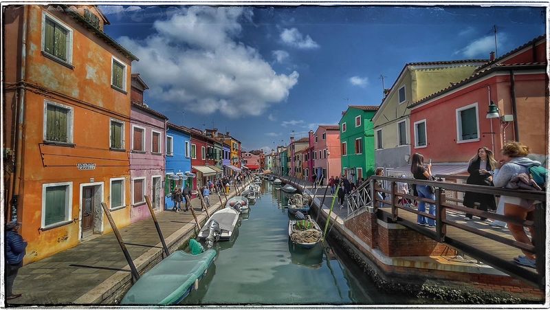 Burano — Venetian Lagoon's Rainbow Town
