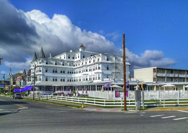 Trolleys, Tours, and Easy Logistics