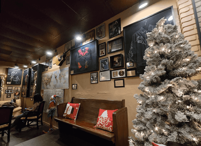 The Atmosphere and Decor