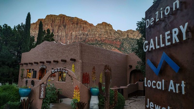 DeZion Gallery: Contemporary Canyon Voices