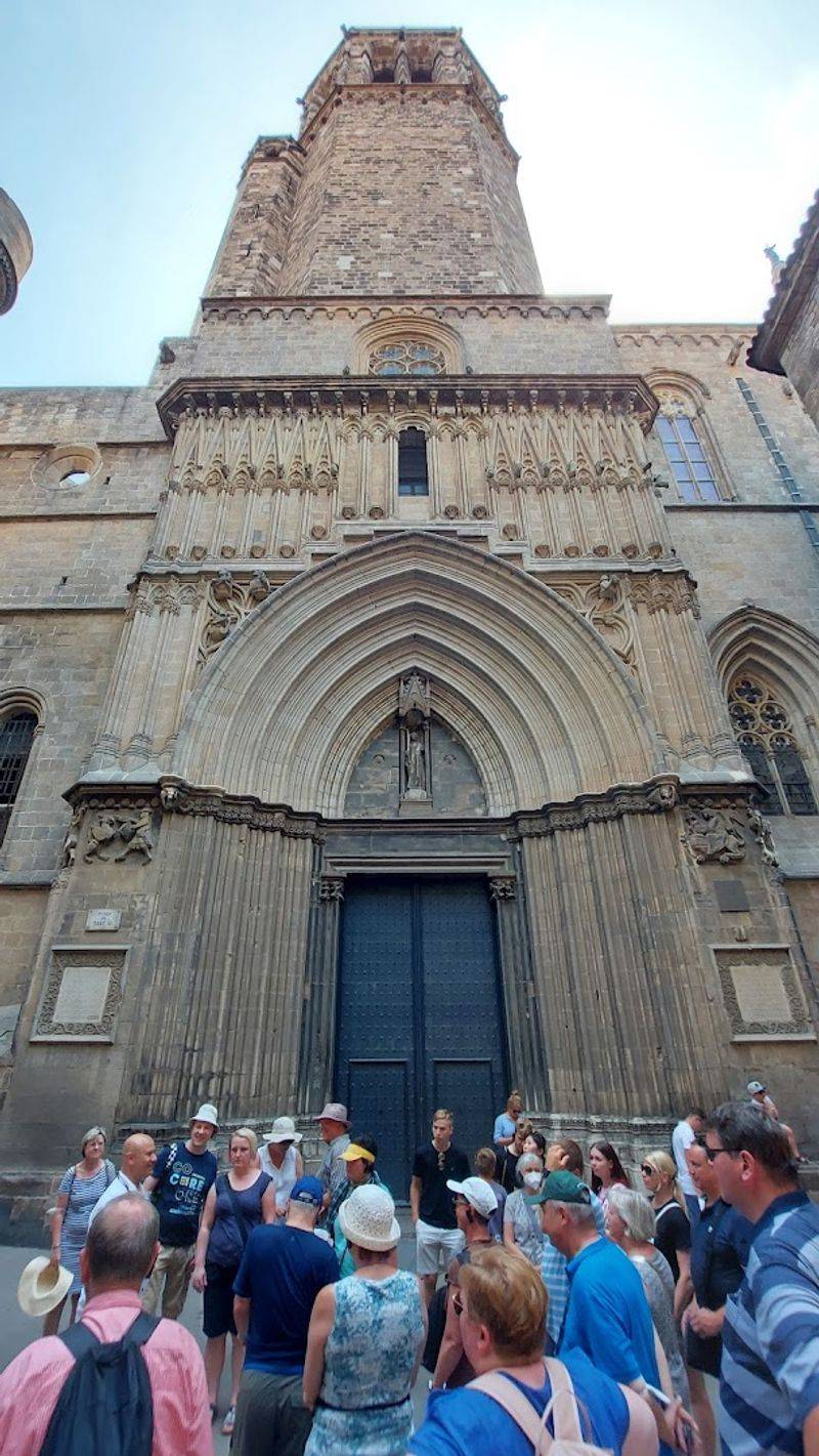 Barcelona Gothic Quarter in High Season
