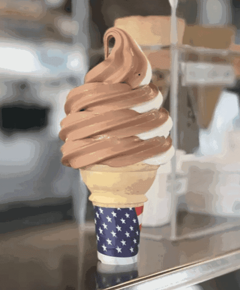 Mrs. Walker's Ice Cream Parlor (Toms River) - Old-school scoops for you, fresh air for them