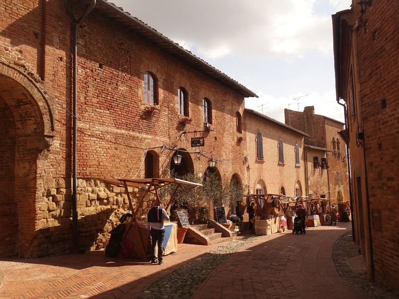 Certaldo — Wine, Olives & Medieval Streets