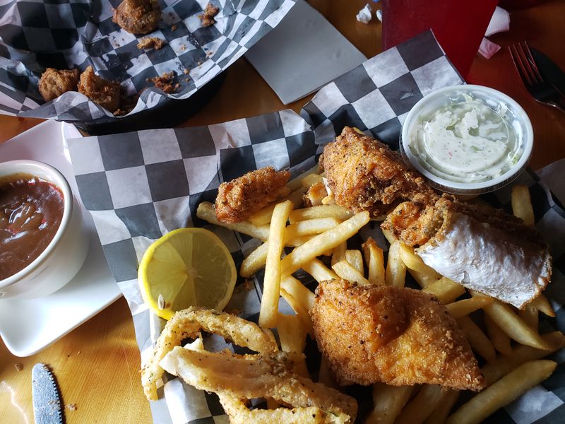 Snows Bar and Grill: Friday Tradition, Big Portions