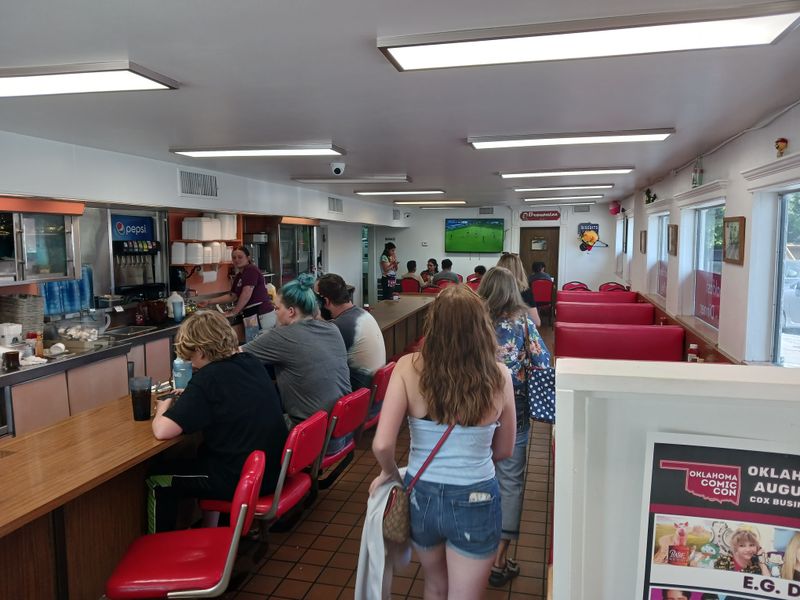 A No-Frills Dining Experience