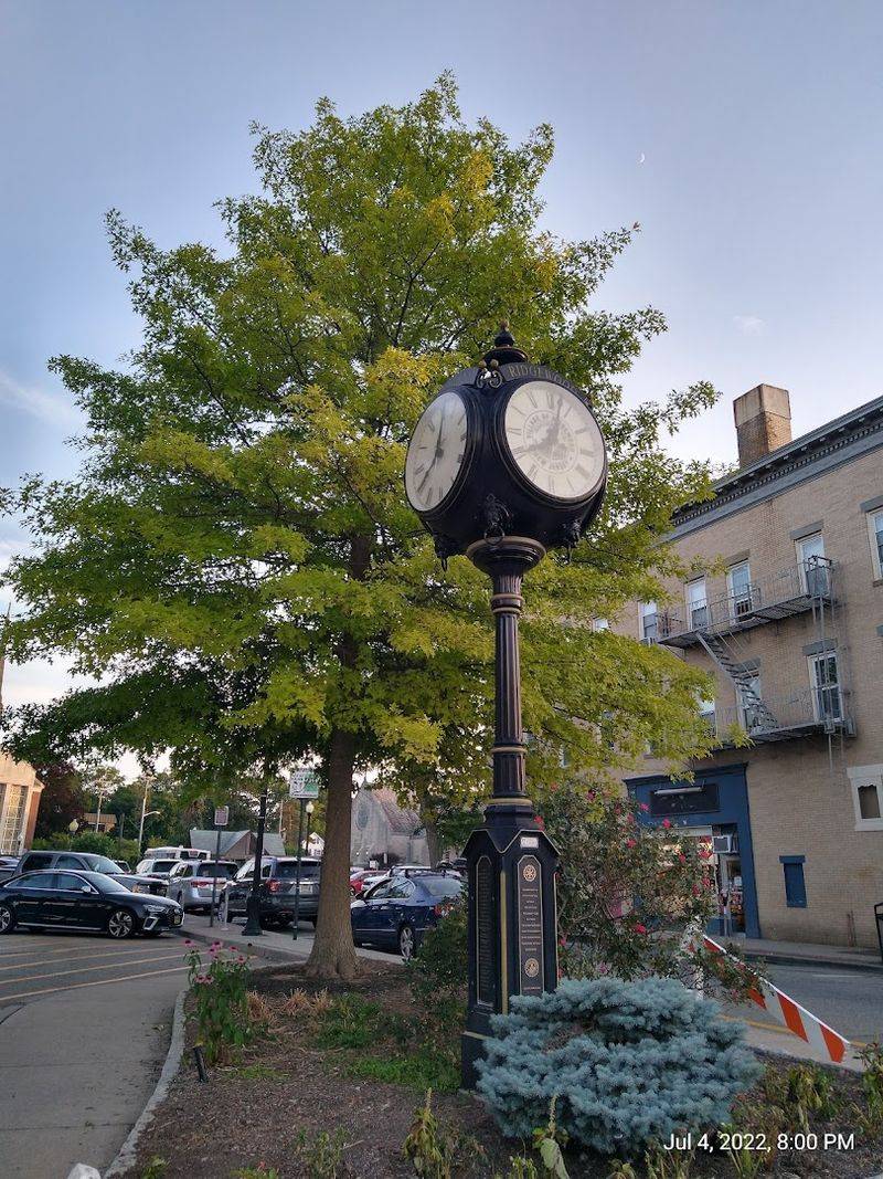 Ridgewood - East Ridgewood Avenue