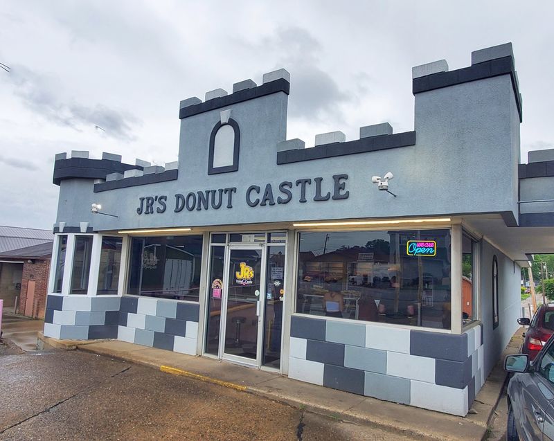 JR's Donut Castle, Parkersburg