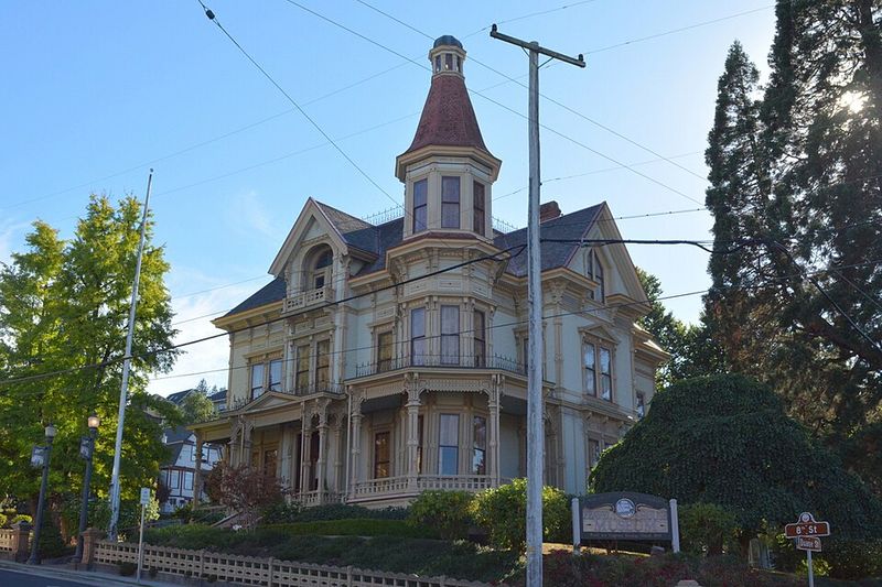 Flavel House Museum and Victorian District