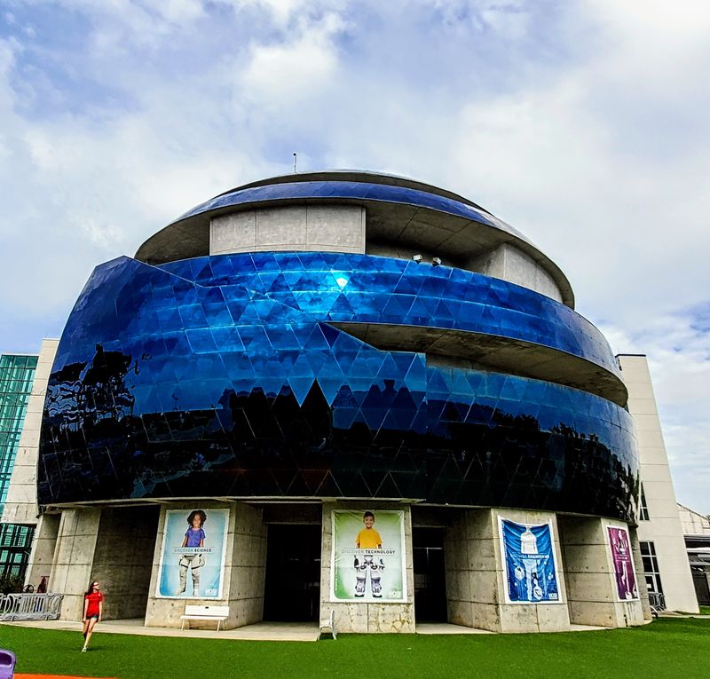 Museum of Science and Industry River Taxi Stop
