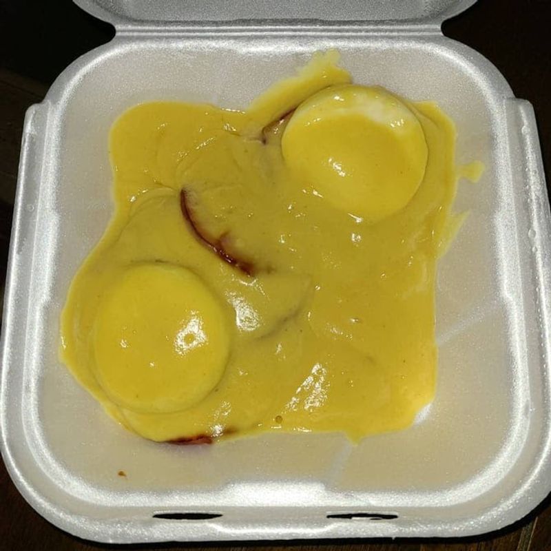 Eggs Benedict That Actually Holds Up