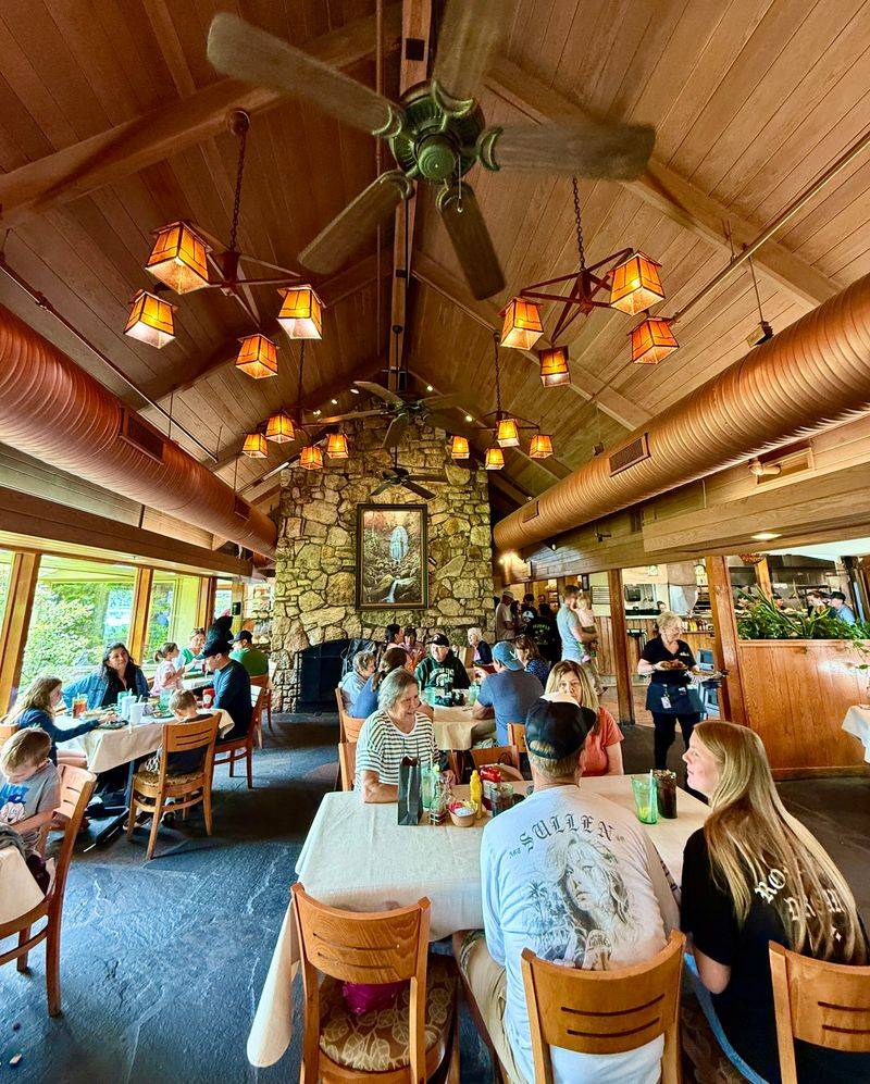 Service With Southern Warmth