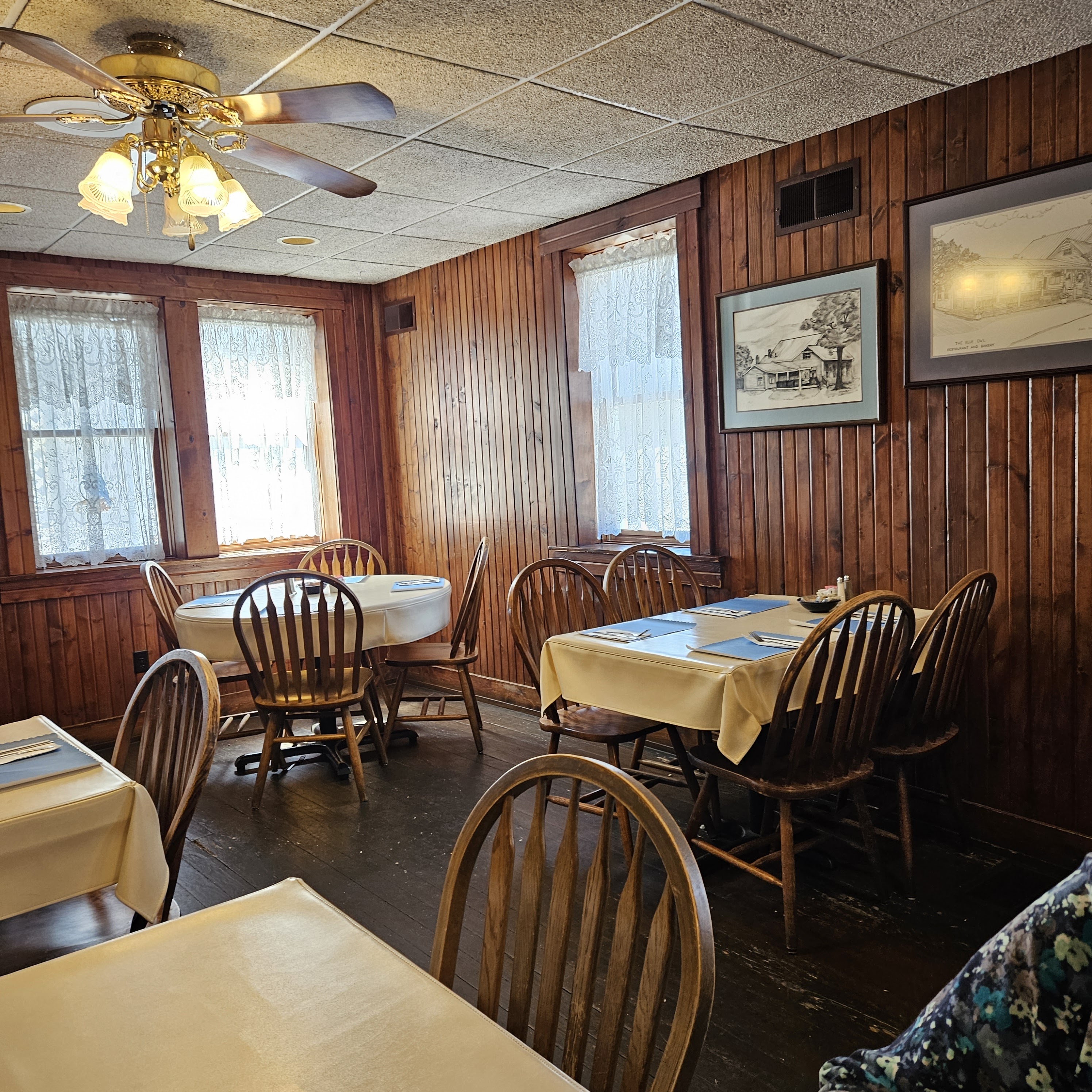 Local Reputation and Word-of-Mouth Fame