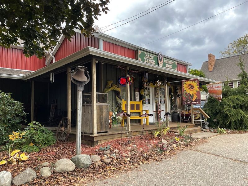 Past Tense After Dark, Lapeer