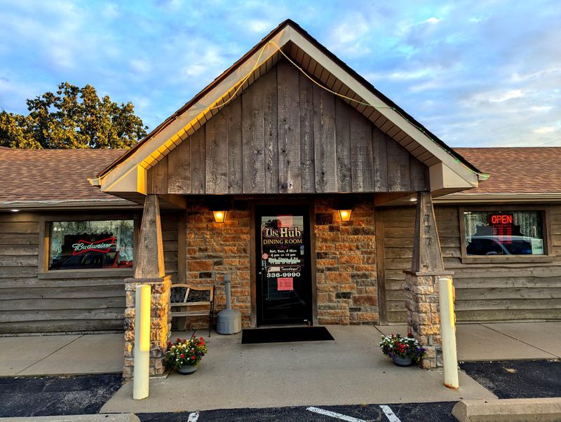 The Hub German Restaurant & Lounge (Saint Robert)