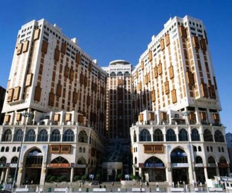 Abraj Al Bait (The Clock Towers complex) (Mecca, Saudi Arabia) - A 'capacity monster'