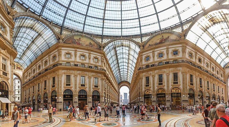 Walk through Galleria Vittorio Emanuele II (without spending a cent)