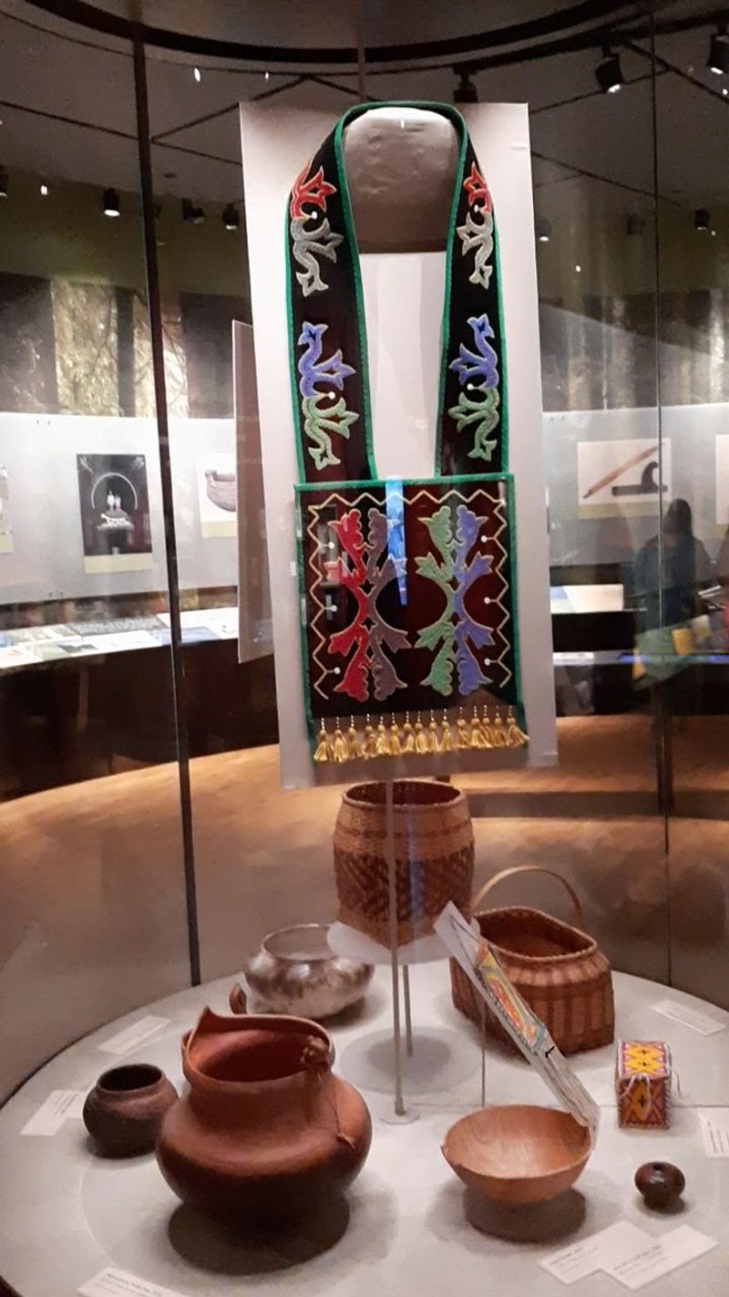 A Gift Shop Supporting Native Artists and Entrepreneurs