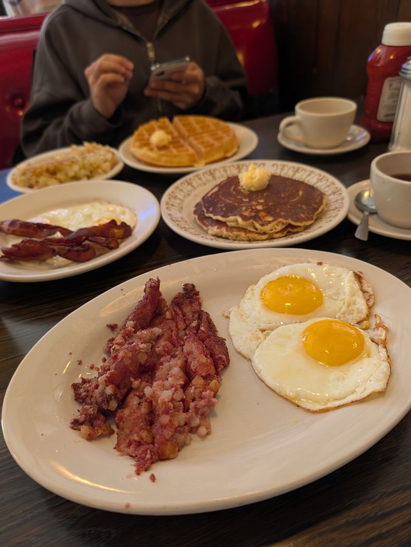 Golden House Restaurant & Pancake House