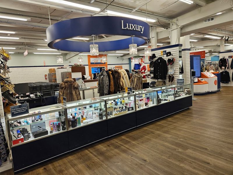 Unclaimed Baggage Center — Scottsboro, Alabama