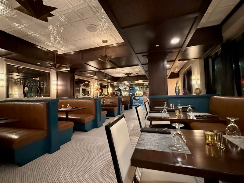 Art Deco Atmosphere Below Ground