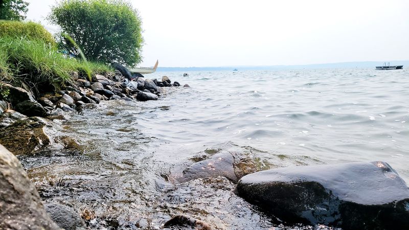 Shallow Sandbars and Social Energy