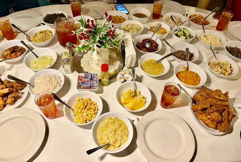 Georgia – Mrs. Wilkes Dining Room (Savannah)