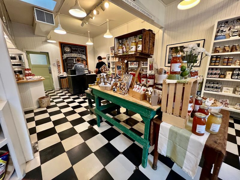 Timing Your Visit and Store Hours