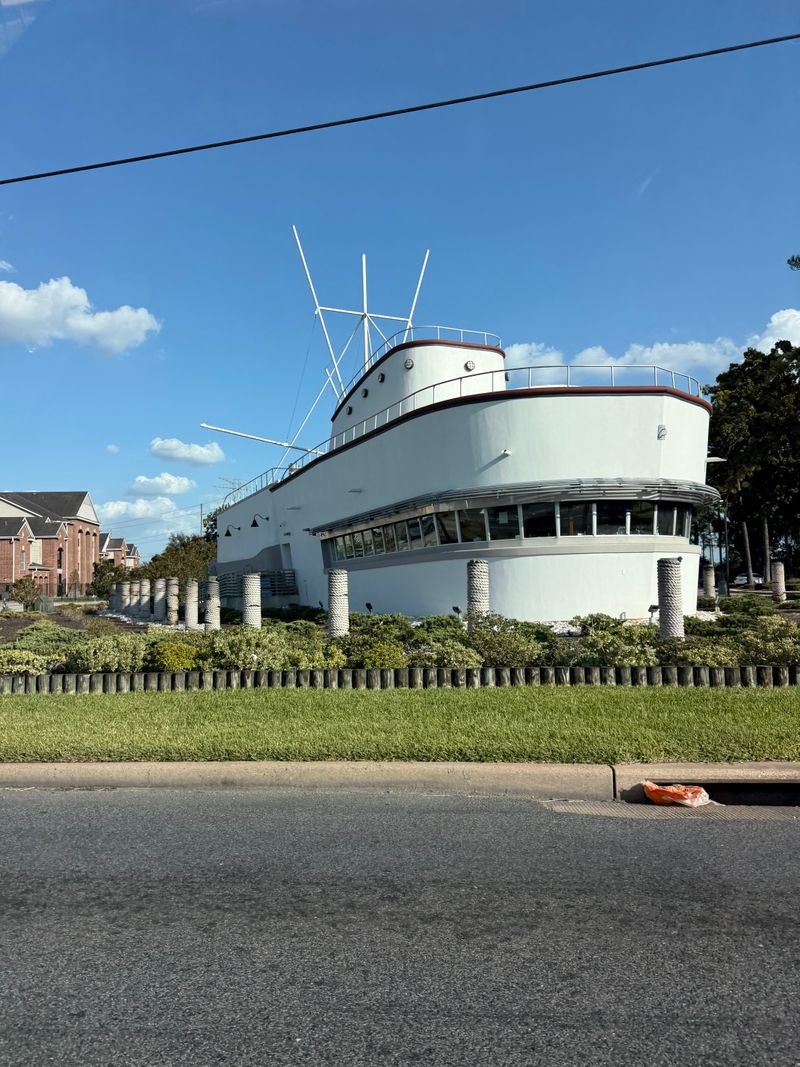 Captain Tom’s Seafood & Oyster Bar - Hampton