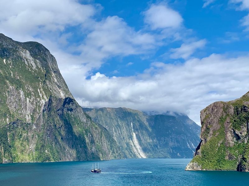Milford Sound — New Zealand's Fjord of Legends